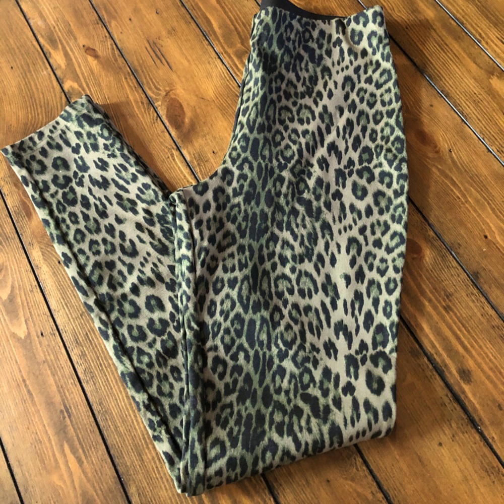 Wild stretchy tapered pants